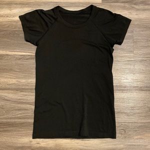 LIKE NEW Lululemon Swiftly Tech Top